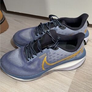Nike Men's Athletic Shoes in Blue and Gold